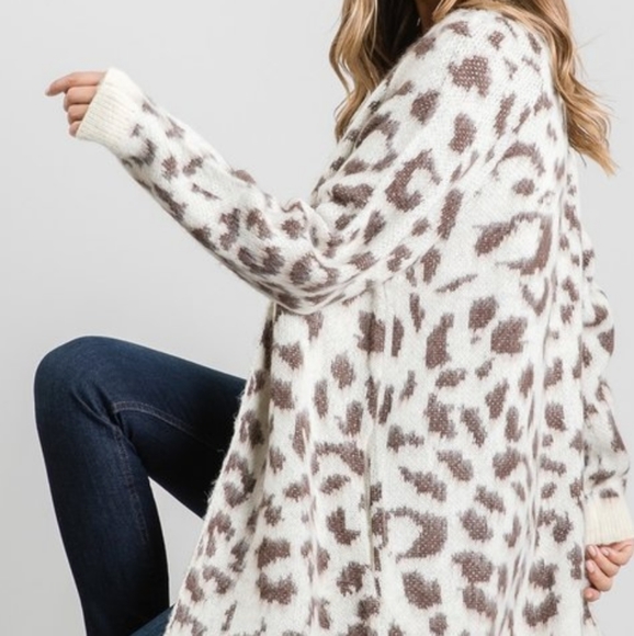 🆕LAST ONE!!🌿LEOPARD PRINT CARDIGAN🌿 - Picture 7 of 14